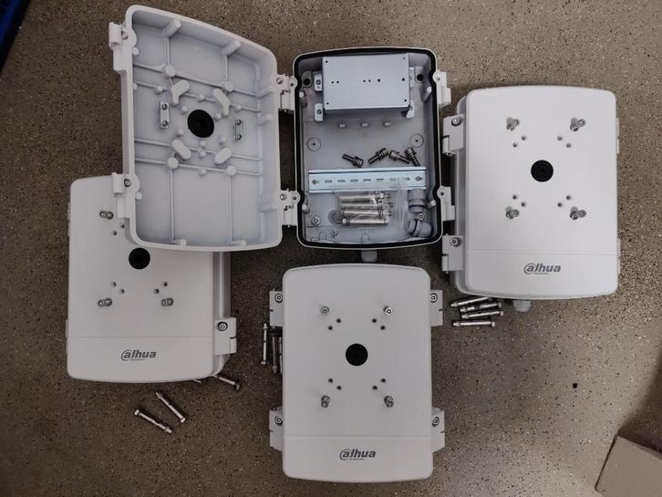 4x Dahua PFA140 montage power box, Audio, Tv en Foto, Videobewaking, Zo goed als nieuw, Ophalen
