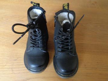 Dr Martens zwarte leren veterschoenen:mt 22 beschikbaar voor biedingen