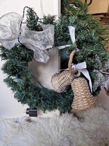 KERSTKRANS  40 CM  beschikbaar voor biedingen