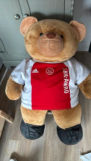 Grote Ajax beer >1m. beschikbaar voor biedingen