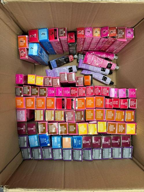 Partij Matrix haarverf en kleurboeken, Sieraden, Tassen en Uiterlijk, Uiterlijk | Haarverzorging, Zo goed als nieuw, Ophalen of Verzenden