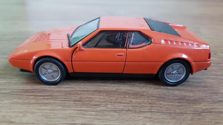 BMW M1 Oranje Modelauto Welly, Hobby en Vrije tijd, Modelauto's | Overige schalen, Gebruikt, Auto, Ophalen of Verzenden