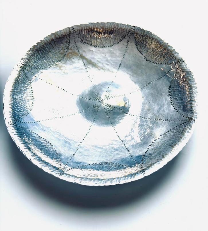 Art Deco bijzonder gehamerde schaal, Antiek en Kunst, Antiek | Woonaccessoires, Ophalen of Verzenden