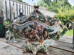 Majolica capodimonte jardiniere met Draken, Ophalen