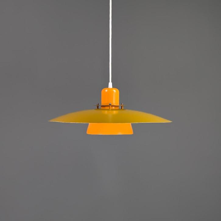 Vintage Deense hanglamp in oranje en khaki – Retro design, Huis en Inrichting, Lampen | Hanglampen, Zo goed als nieuw, 75 cm of meer