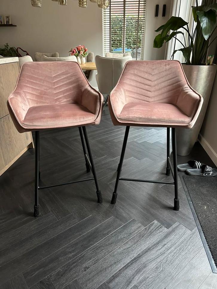 Barkukken Fiona set van 2 roze met zwarte poten, Huis en Inrichting, Barkrukken, Zo goed als nieuw, 60 tot 90 cm, Metaal, 2 krukken