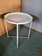 2x Wit metalen bijzettafeltje / dienbladtafel, Minder dan 55 cm, Gebruikt, Metaal of Aluminium, Rond