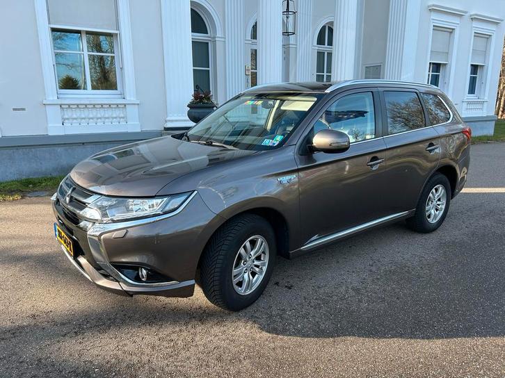 Mitsubishi Outlander 2.0 PHEV, Hybride, 2015, Auto's, Mitsubishi, Particulier, Outlander, 4x4, ABS, Achteruitrijcamera, Airbags