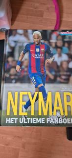 Boek over Neymar, Ophalen of Verzenden, Zo goed als nieuw