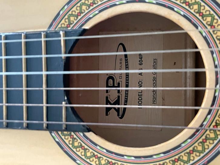 XP Guitars Akoestische Gitaar - Model A-S 604P, Muziek en Instrumenten, Snaarinstrumenten | Gitaren | Akoestisch, Gebruikt, Klassieke of Spaanse gitaar