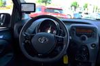 Toyota Aygo 1.0 VVT-i x-fun|NAVI|AIRCO|BLUETOOTH|ONDERHBOEKJ, Auto's, Toyota, Gebruikt, Euro 6, 4 stoelen, Origineel Nederlands