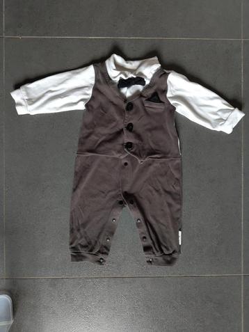 "Kostuum"/"smoking" voor baby beschikbaar voor biedingen