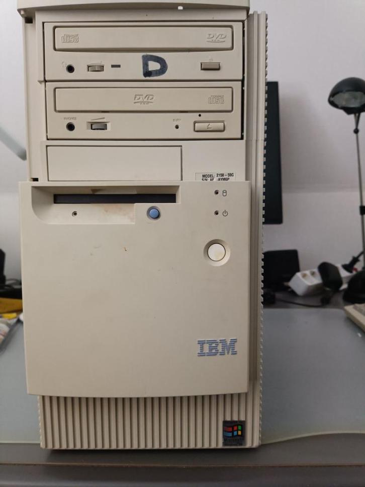 Vintage IBM Aptiva 2158 PC met Windows 2000, Computers en Software, Vintage Computers, Ophalen of Verzenden