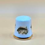 Schelpvormig vingerhoedje met vis Sutherland, Verzamelen, Vingerhoedjes, Verzenden, Zo goed als nieuw