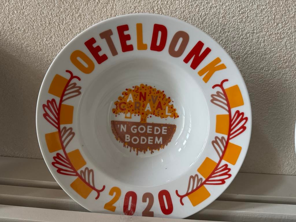 Zeldzaam Echt Oeteldonks bord - 2020 Carnaval, Nieuw, Ophalen of Verzenden, Bord(en), Overige stijlen