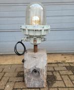 Antieke vloerlamp gemaakt van een meerpaal industriele lamp, Verzenden, Zo goed als nieuw, Glas, 100 tot 150 cm