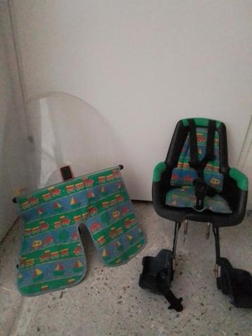 Fietsstoeltje met windscherm beschikbaar voor biedingen