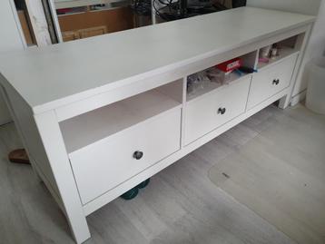 Ikea Hemnes TV kast met lades beschikbaar voor biedingen