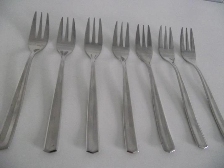 7 stuks vintage RVS 18-8 dessert vorkjes 15 cm ook per stuk, Antiek en Kunst, Antiek | Bestek, Ophalen of Verzenden