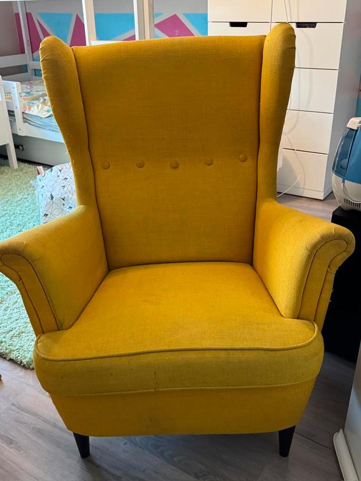 IKEA Strandmon fauteuil geel moet snel weg!, Huis en Inrichting, Fauteuils, Gebruikt, Stof, 50 tot 75 cm, 75 tot 100 cm, Ophalen