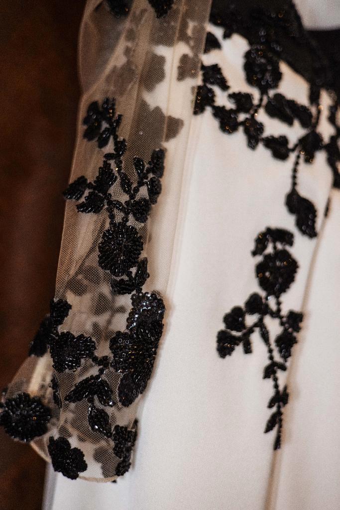 Modeca Curves Esmee C trouwjurk, Kleding | Dames, Trouwkleding en Trouwaccessoires, Zo goed als nieuw, Trouwjurk, Wit, Ophalen