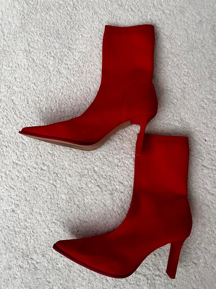 Rode laarzen met hak, Kleding | Dames, Schoenen, Zo goed als nieuw, Rood, Ophalen of Verzenden
