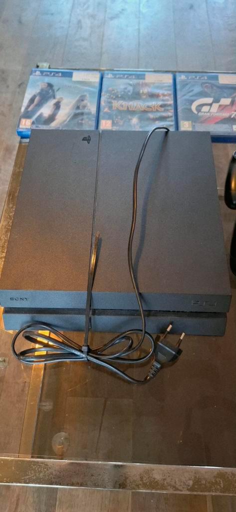 PS4 + 6 Games - Speelplezier!, Spelcomputers en Games, Spelcomputers | Sony PlayStation 4, Gebruikt, Original, Met 2 controllers