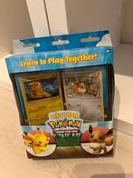 Let”s play pokemon pikachu en eevee box, Hobby en Vrije tijd, Verzamelkaartspellen | Pokémon, Ophalen, Zo goed als nieuw