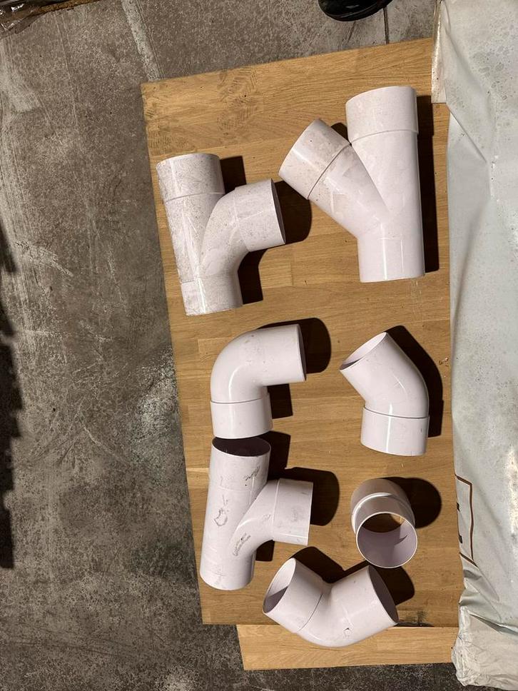 grote partij pvc hulp stukken Rone 100 mm eslon, Doe-het-zelf en Verbouw, Buizen en Afvoer, Nieuw, Bochten, Pvc, Minder dan 2 meter