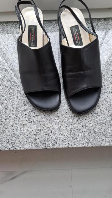 Te koop leren dames schoenen beschikbaar voor biedingen