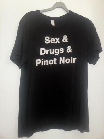 Shirt tshirt L sex drugs Pinot noir zwart zwarte wijn beschikbaar voor biedingen