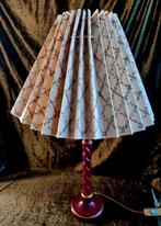 VINTAGE BIGGY BEST TAFELLAMP MET HOUTEN VOET, Ophalen, Zo goed als nieuw, 50 tot 75 cm