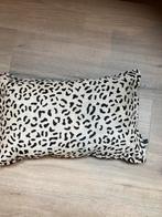Kussen panter decor 50x30, Huis en Inrichting, Woonaccessoires | Kussens, Ophalen, Zo goed als nieuw, Beige, Vierkant