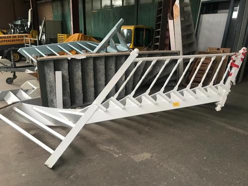 Diverse mooie gebruikte trappen., Doe-het-zelf en Verbouw, Ladders en Trappen, Gebruikt, Trap, 2 tot 4 meter, Ophalen