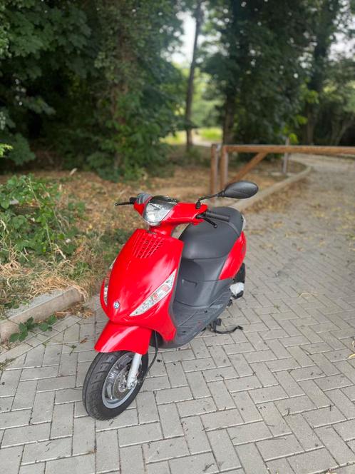 Piaggio zip 4t 50cc, 5000km. (Carburateur model), Fietsen en Brommers, Scooters | Piaggio, Nieuw, Zip, Maximaal 45 km/u, Benzine