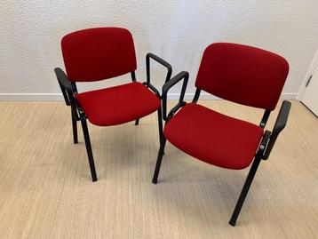 6 rode (vergader) stoelen met armleuning beschikbaar voor biedingen
