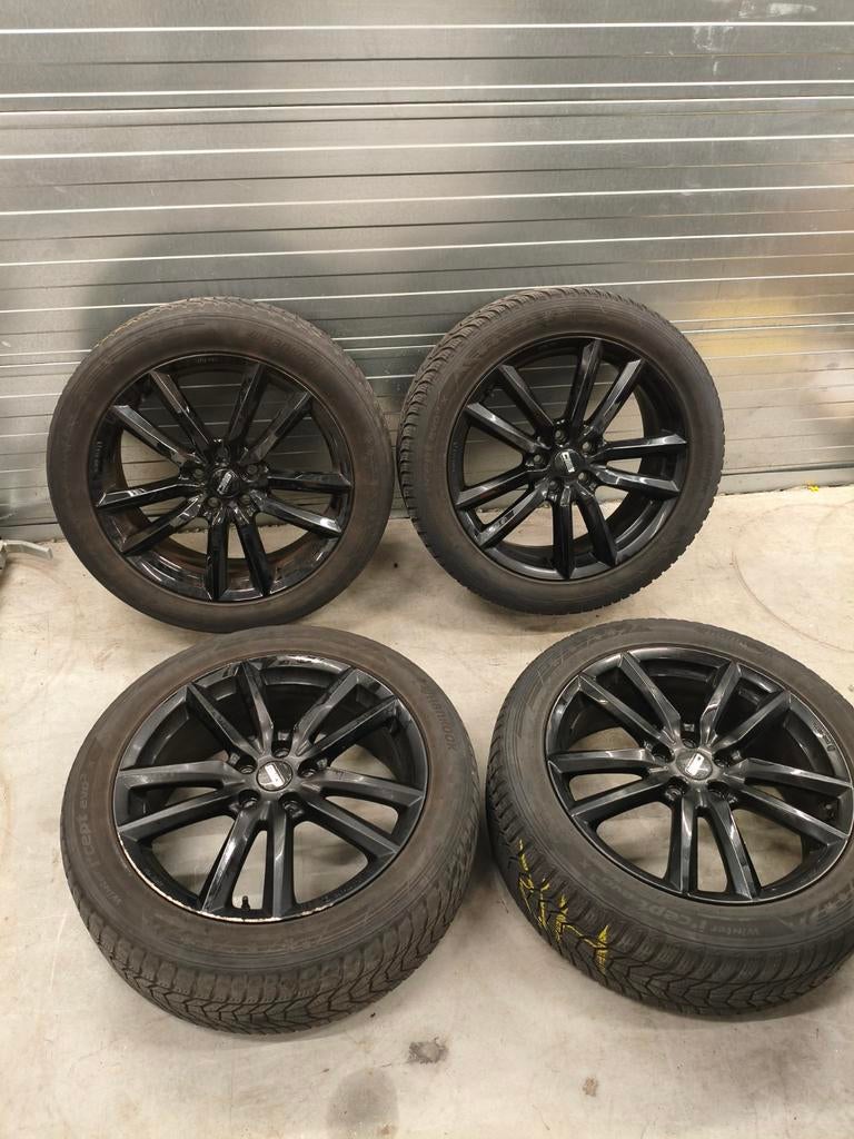 18" lichtmetaal Hyundai Tucson 235/50/19 103v, Auto-onderdelen, Banden en Velgen, Winterbanden, 235 mm, Band(en), Ophalen