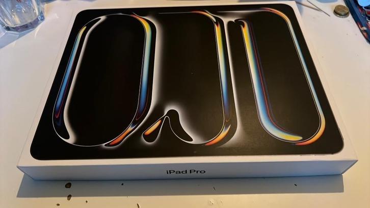 Apple ipad pro 13inch 256GB +Apple pencil USB C + Lader, Computers en Software, Apple iPads, Nieuw, Apple iPad Pro, Wi-Fi, 13 inch of meer