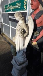 Grote betonnen engel, Ophalen, Steen