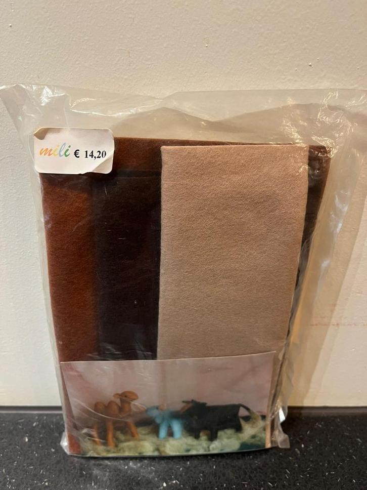 Zelfmaakpakket os, ezel, kameel atelier Sassafras, Hobby en Vrije tijd, Vilt, Nieuw, Boek of Patroon, Wolvilt, Verzenden