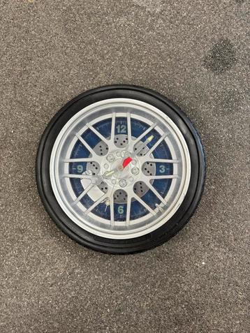 Wandklok - Autoband Design beschikbaar voor biedingen