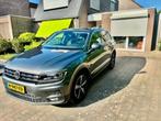 Volkswagen Tiguan 1.5 TSI ACT 150pk DSG 2018 Grijs, Auto's, Stof, Zwart, 4 cilinders, Particulier