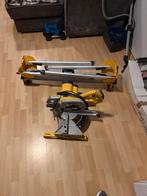 DeWalt afkortzaag met onderstel, Doe-het-zelf en Verbouw, Gereedschap | Zaagmachines, Ophalen, Zo goed als nieuw, Afkortzaag, 30 tot 70 mm