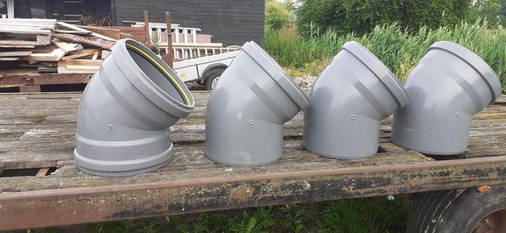 PVC buizen, Doe-het-zelf en Verbouw, Buizen en Afvoer, Zo goed als nieuw, Rechte buis, Pvc, 6 meter of meer, 80 mm of meer, Ophalen