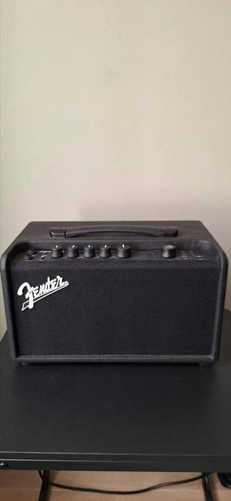 Fender Mustang LT40S gitaarversterker beschikbaar voor biedingen