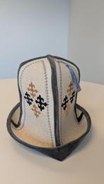 Traditionele Kirgizische Kalpak hoed, Antiek en Kunst, Ophalen of Verzenden