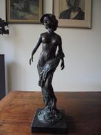 Marianne Houtkamp. Elegante jonge dame., Ophalen