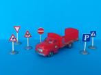 Lego Bedford truck Esso en Verkeersborden Vintage minifig, Ophalen of Verzenden, Gebruikt, Lego