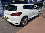 Volkswagen Scirocco 1.4 TSI auto is in nieuwstaat! apk airco, Auto's, Voorwielaandrijving, Stof, Gebruikt, 4 cilinders