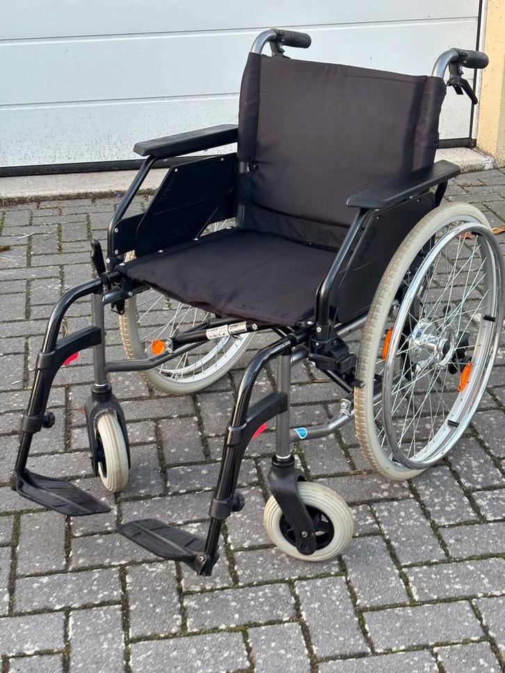 Brede rolstoel Dietz Caneo winkelprijs nieuw €699,, Diversen, Rolstoelen, Zo goed als nieuw, Handbewogen rolstoel, Inklapbaar
